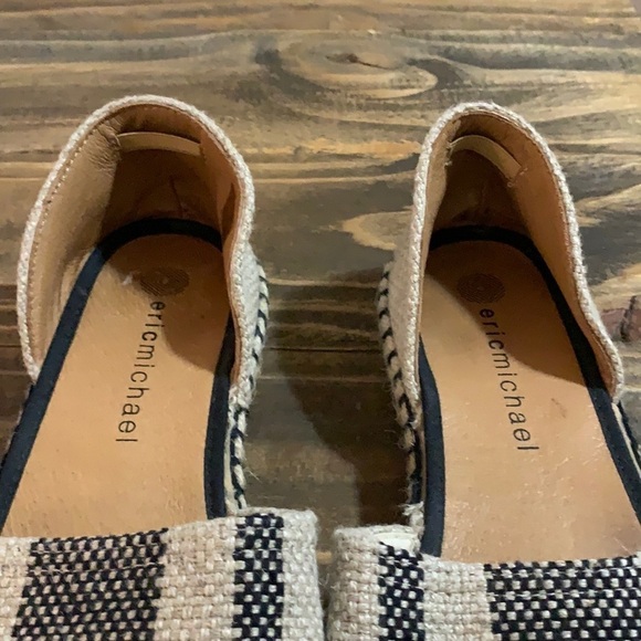 Eric Michael Black & Beige Stripe Dominique Flat Espadrille Sandals Size 41 - Picture 3 of 12